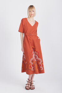 Lanena Haljina sa Vezom, Ornament Motiv