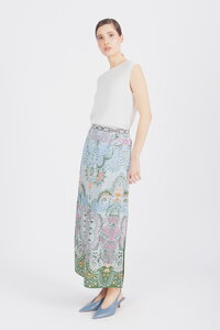 Dugačka Suknja, Ornament Motiv