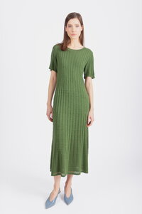 Jednobojna Rebrasta Haljina sa O-Izrezom