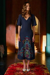 Lanena Haljina sa Vezom, Ornament Motiv