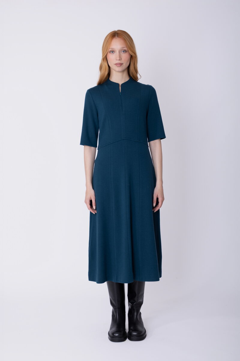 Strickkleid mit Ärmeln bis zum Ellbogen