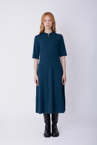 Strickkleid mit Ärmeln bis zum Ellbogen