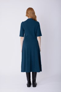 Strickkleid mit Ärmeln bis zum Ellbogen