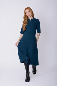 Strickkleid mit Ärmeln bis zum Ellbogen